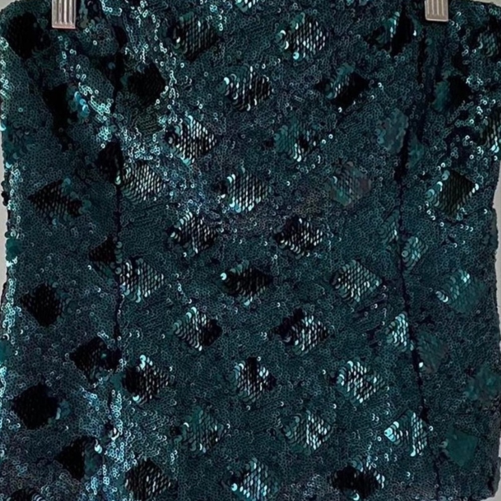 Elegant Strapless Sequin Top in Teal and Black - Picture 3 of 3